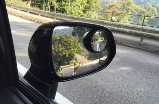 为什么汽车左右后视镜长得不一样？